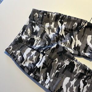 Junior women’s camp jeans